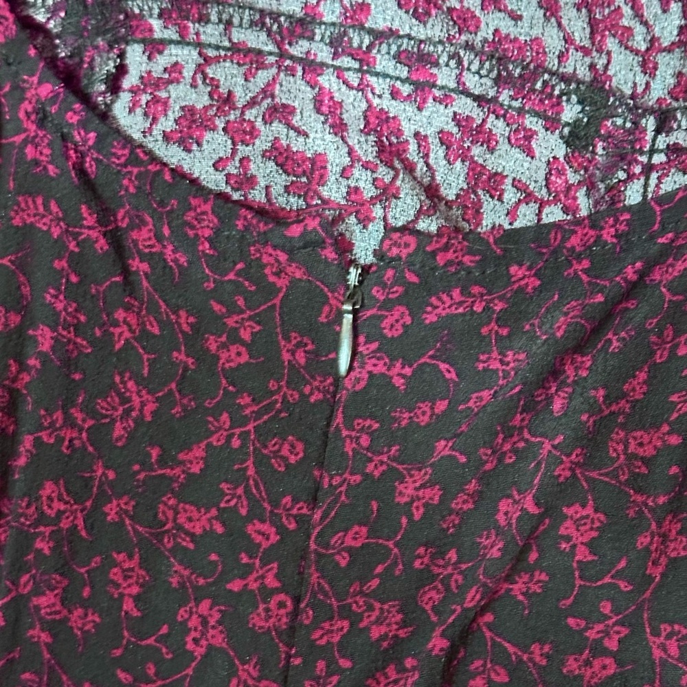 Urban Outfitters Lindsey Floral Open Back Midi Dress - Picture 13 of 13